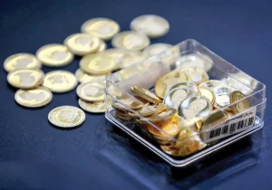 قیمت سکه به مرز دیوانه کننده ۱۳۰ میلیون تومانی نزدیک شد + جدول