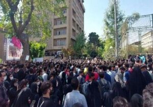 ورود دادستانی به ماجرای تجمعات دانشگاه شریف/ رئیس دانشگاه: اگر تعداد ممنوع الورودها زیاد شود دانشگاه را مجازی می‌کنیم