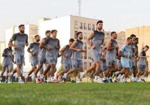 استقلالی‌ها از تهران خارج می‌شوند / زمان ازسرگیری مسابقات فوتبال مشخص نیست