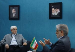 تاکید عارف بر تسریع بازسازی و کاهش فشار اقتصادی بر مردم