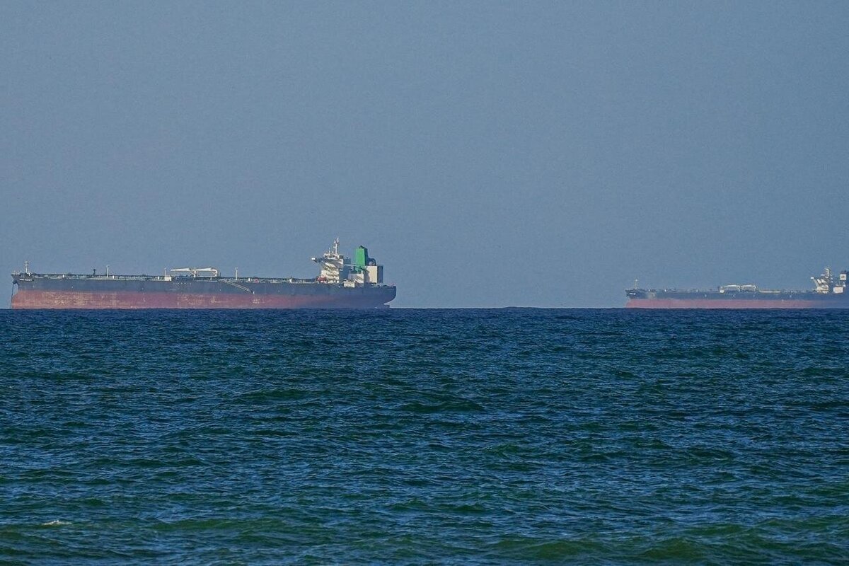 تحرک تازه در آبراه هرمز / یک نفتکش تحریمی از تنگه هرمز عبور کرد