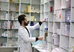 خدمت‌رسانی ۱۸ هزار داروخانه به مردم در روزهای جنگی 