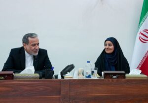 دیدار وزیر راه و شهرسازی با عراقچی