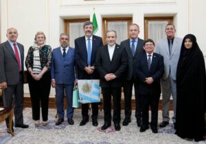 دیدار جمعی از سفرای کشورهای آمریکای لاتین مقیم تهران با عراقچی