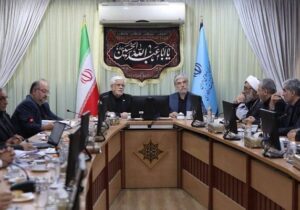 عارف: هیچ اعتمادی به دشمن نداریم