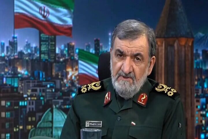 محسن رضایی: دستگاه دیپلماسی پیام رهبر انقلاب را چارچوب مذاکره قرار دهد