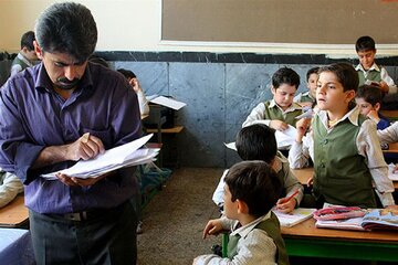 استخدام ۱۸۰ هزار نیروی جدید در آموزش‌ و پرورش / تعیین مشوق برای استمرار خدمت معلمان