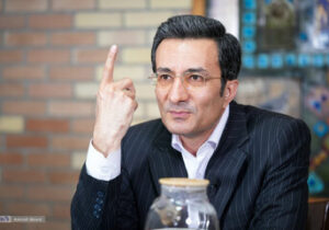 معلم اگر سرود «ای ایران» میخواند تذکر میگرفت؛ حالا دنبال هویت ایرانی افتادهایم؟