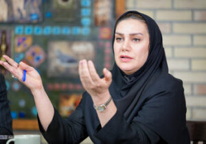 ملک‌زاده: تا دانش‌آموز حرف می‌زند نگویید «هیس»؛ در سال ۱۴۰۱ دانش‌آموزان حرف نهادهای نظامی و حوزه علمیه را نمی‌پذیرفتند