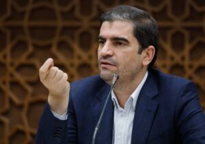 فروش ۱۰ هزار دلار صف دلالان ارز را از سبزهمیدان به بانکها منتقل کرد