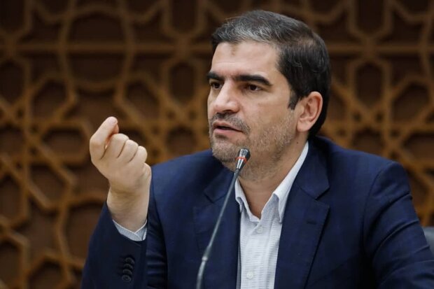 فروش ۱۰ هزار دلار صف دلالان ارز را از سبزهمیدان به بانکها منتقل کرد