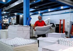 قیمت مقوا ۸ برابر شد؛ صنعت بسته‌بندی در تنگنای مواد اولیه| واردات در مرزها تسهیل شود