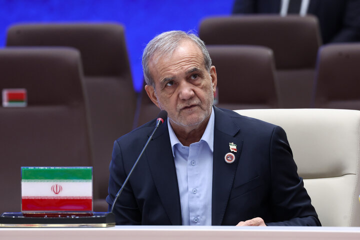 پزشکیان: دشمنان نمیتوانند به این سادگی ایران را مورد محاصره قرار دهند